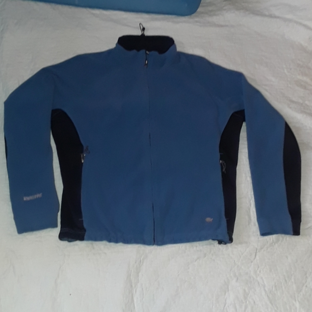 Mountain hard wear jacket.